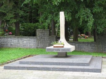 památník bernartickým hrdinům, lesní hřbitov Písek