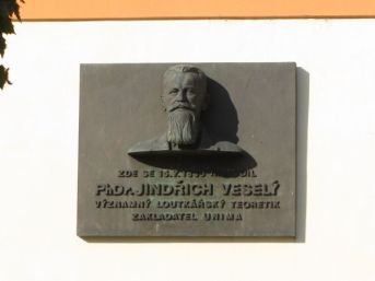 pamětní deska Jindřich Veselý