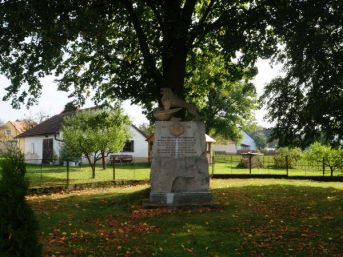 pomník padlých WWI i II, Skašov