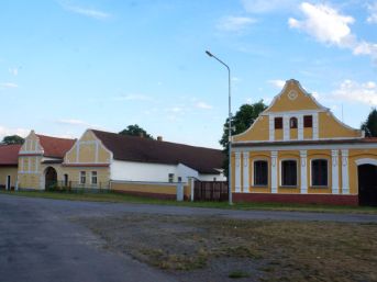 Komárov