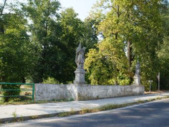 kamenný most rybník Kostelák, čtyři sochy světců, Čimelice