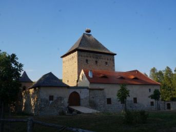 Barochovská, dolní tvrz Kestřany