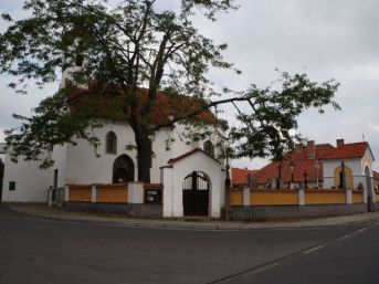 kostel sv. Brikcí, Dobev