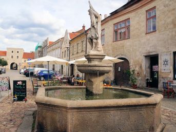 kašna se sochou sv. Floriána, Slavonice