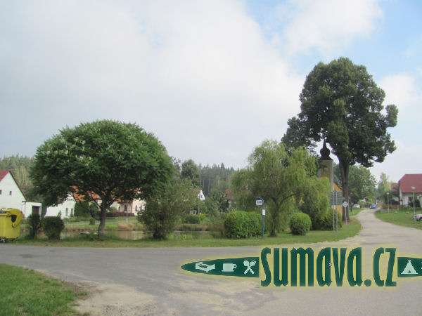 Bílá