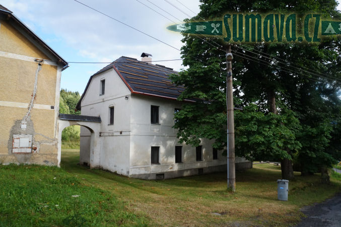 Červená