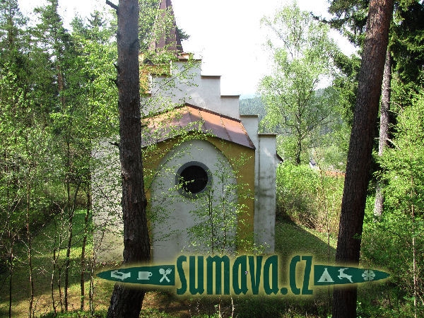 kaple s hrobkou Schmidů, Annín