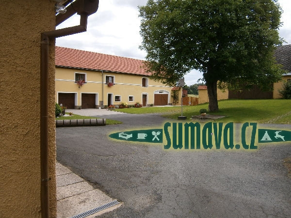 Kozinův statek, Újezd