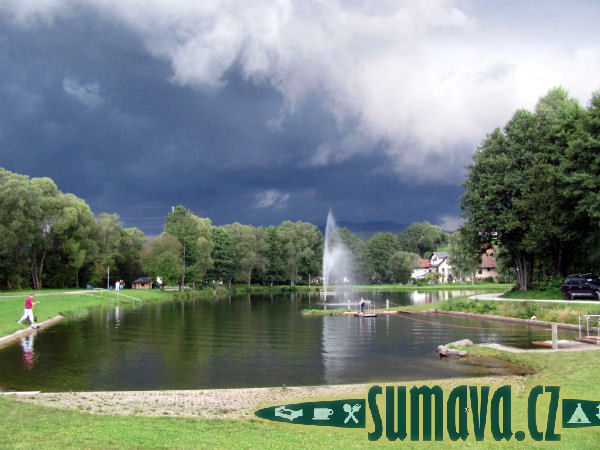 park na jezeře Arrach (D)
