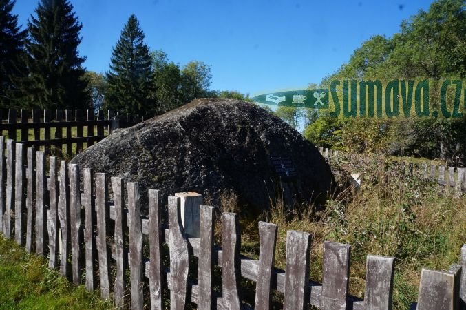 pomník M. Mutinskému a J. Pekařovi, České Žleby