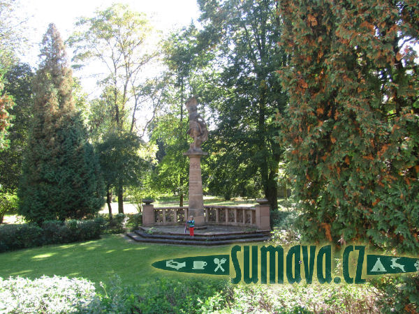 pomník padlých WWII, Plasy