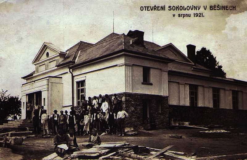 Sokolovna Běšiny (historické)